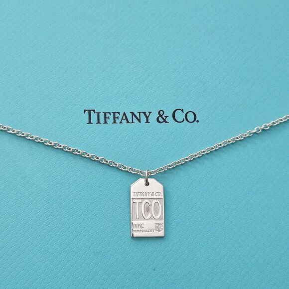 RARE Vintage Tiffany & Co. New York City NYC TCo Rectangle Tag Charm Necklace. - Picture 2 of 7
